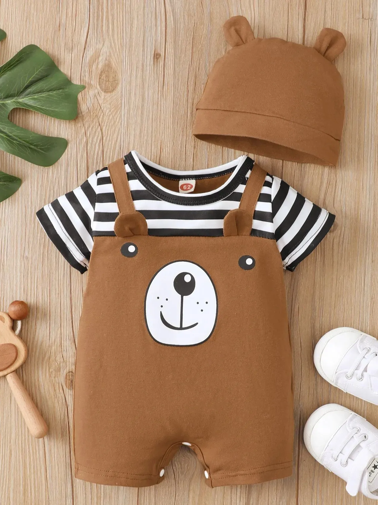 Adorable Bear Print Infant Romper Set