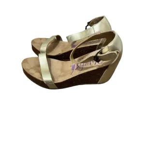 Blowfish Malibu Wedge heels 9.5