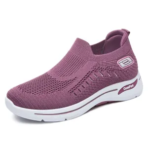 Casual and Lightweight Knitted Slip-On Sneakers for Everyday Use