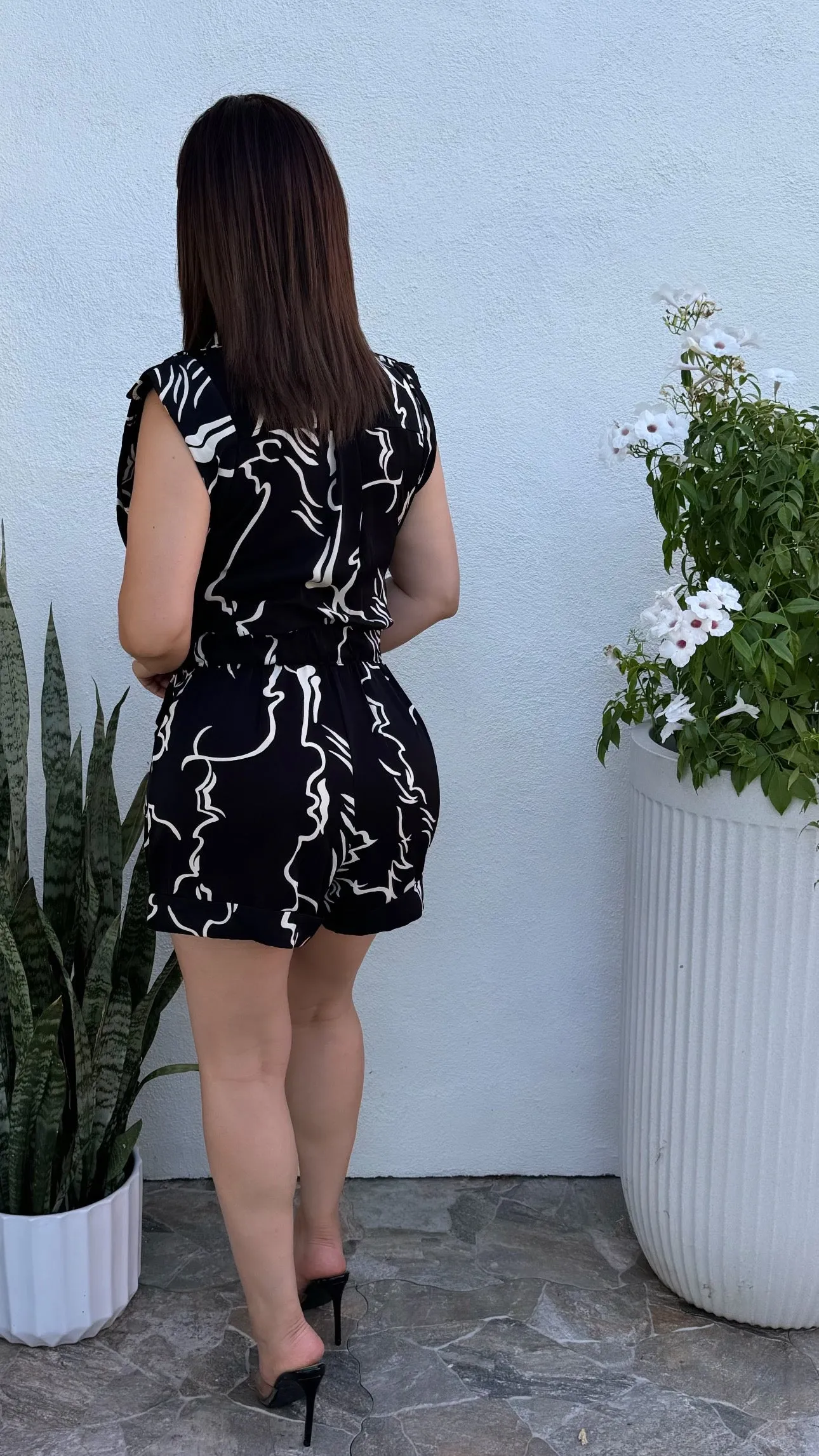 CHIC BLACK ROMPER