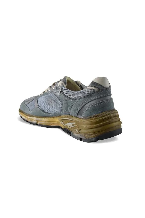Golden Goose Deluxe Märke som kör pappa sneakers