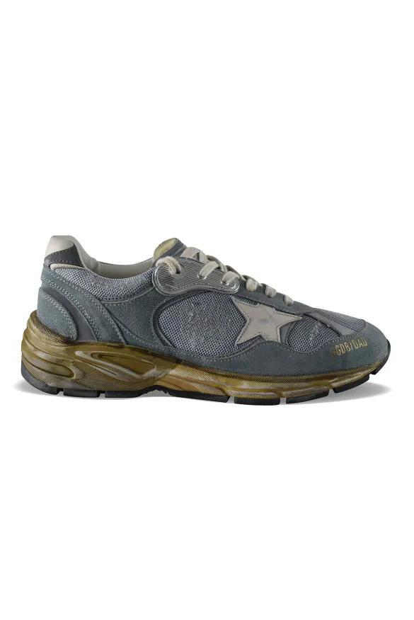 Golden Goose Deluxe Märke som kör pappa sneakers