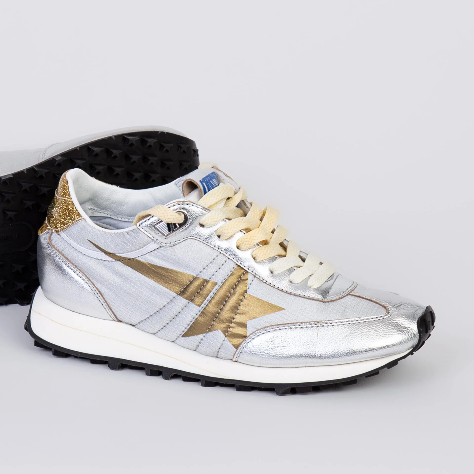 GOLDEN GOOSE SNEAKERS GWF00683.F005490 70138