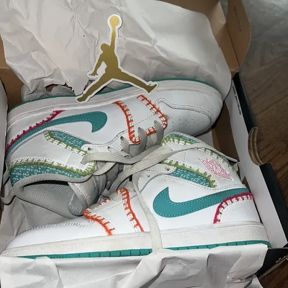 Jordan Sneakers size 3Y - Jordan 1 MID SE (PS)