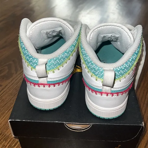 Jordan Sneakers size 3Y - Jordan 1 MID SE (PS)