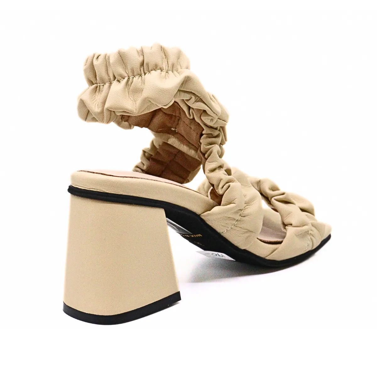Lady Ruche Ivory