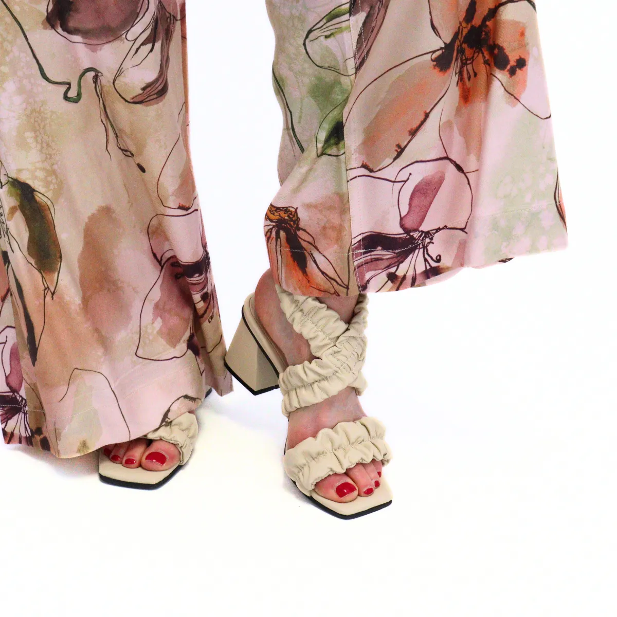 Lady Ruche Ivory