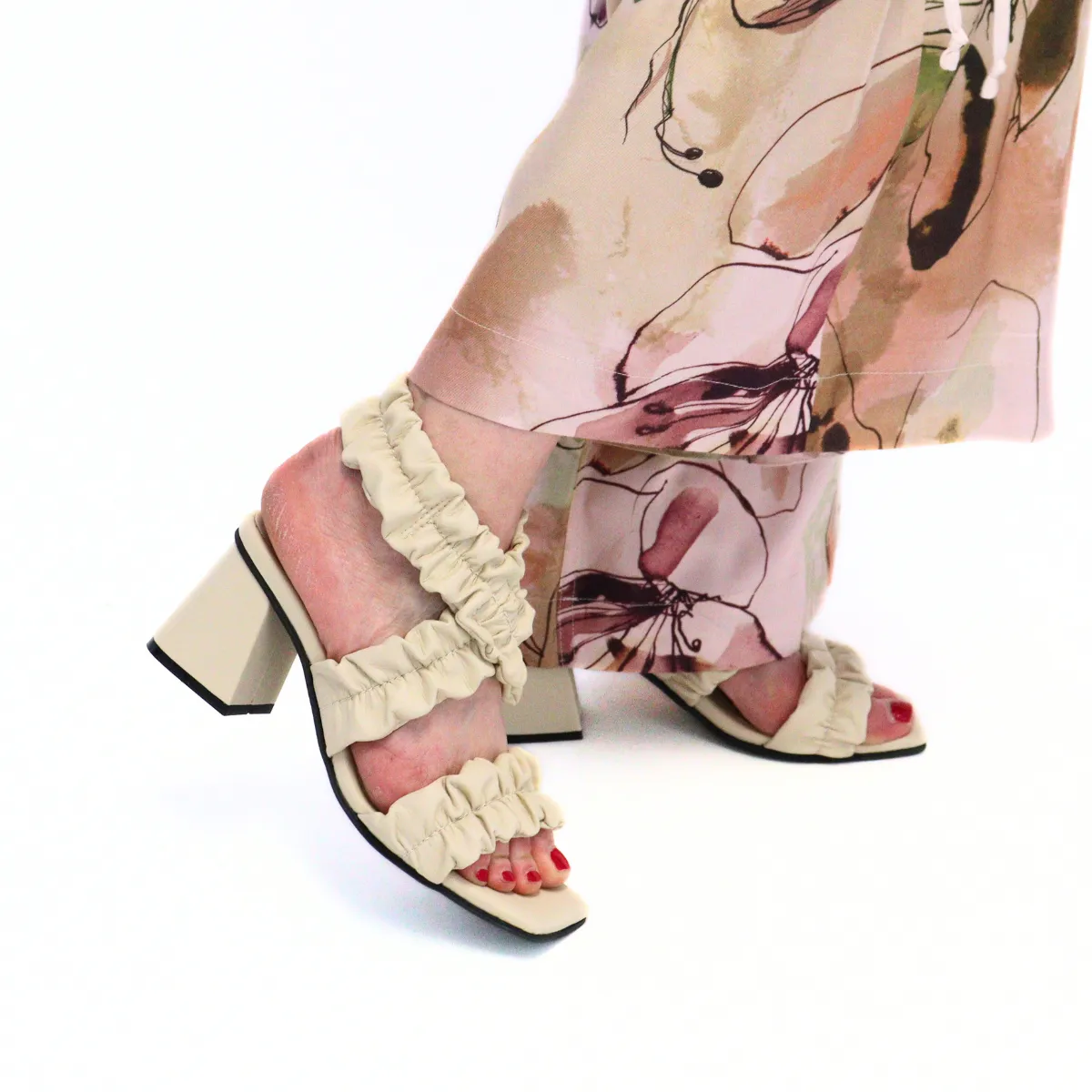 Lady Ruche Ivory