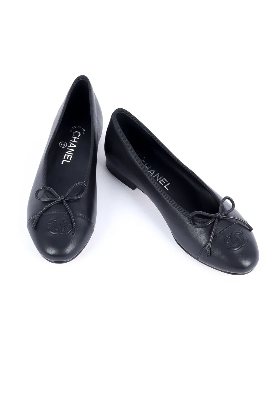 Leather CC Logo Ballet Flats