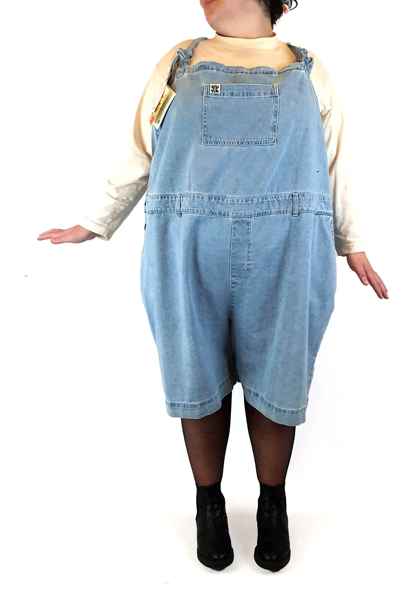 Lucy & Yak lightwash denim dungaree shorts size UK32R