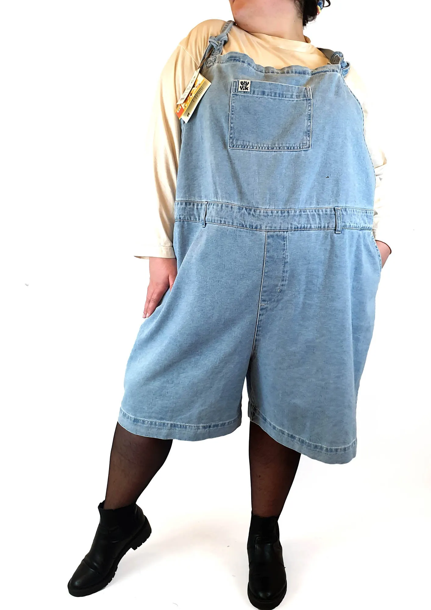 Lucy & Yak lightwash denim dungaree shorts size UK32R