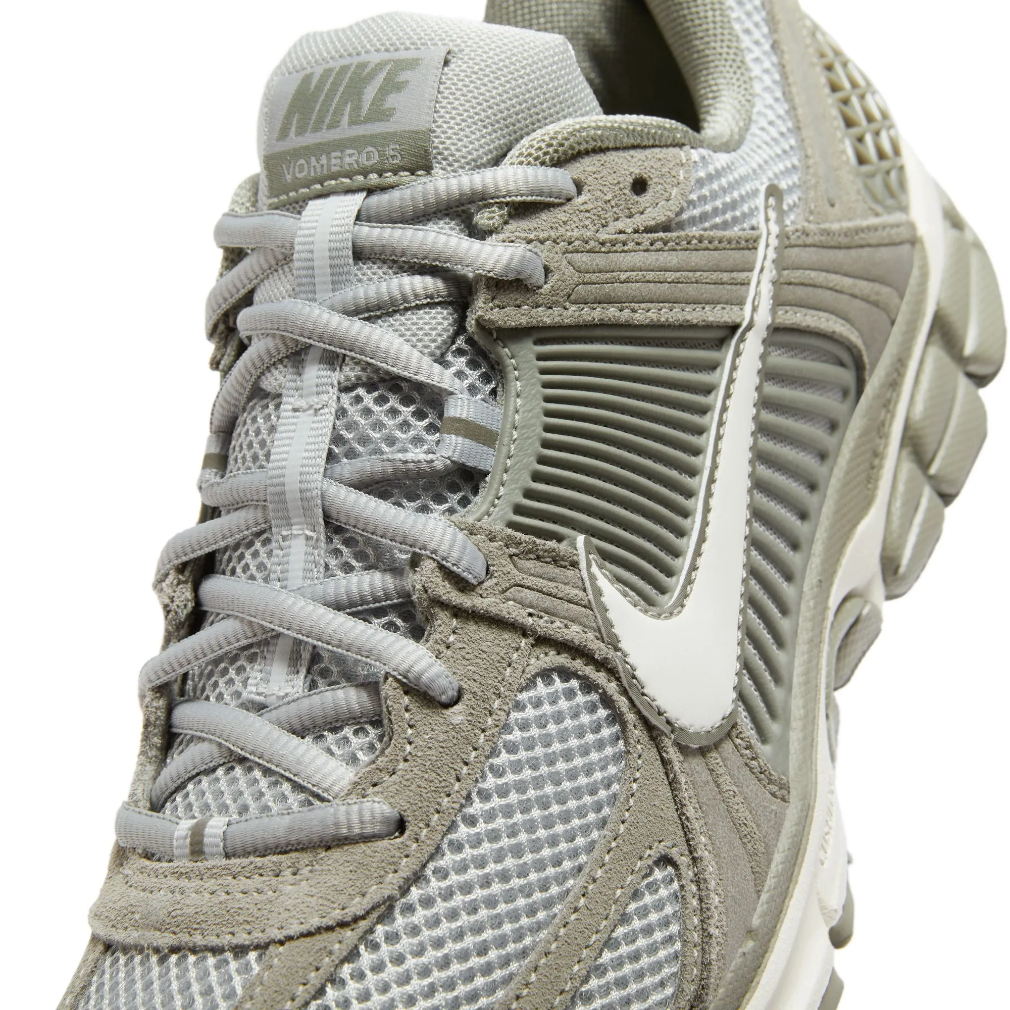 Nike Zoom Vomero 5 Men's Shoes