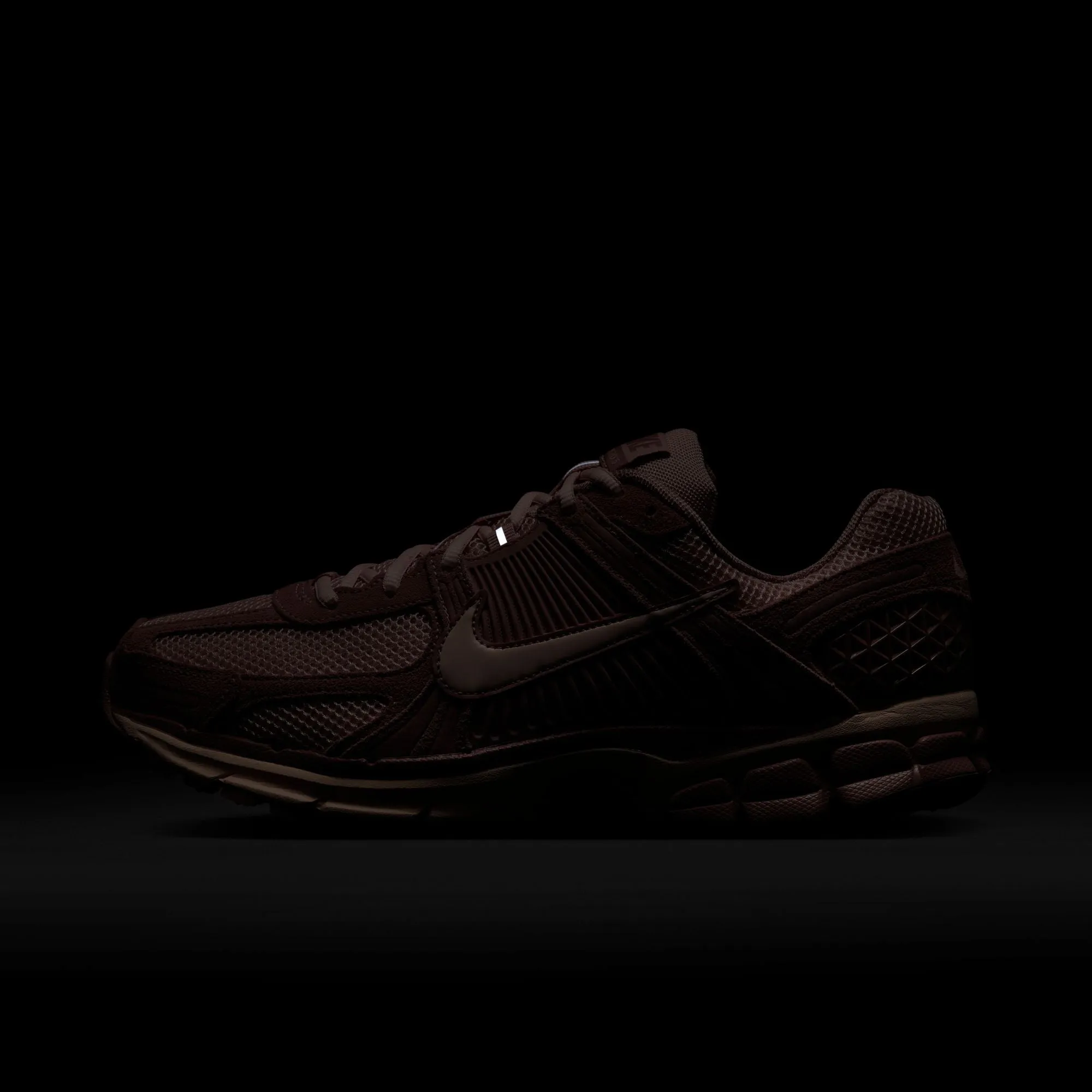 Nike Zoom Vomero 5 Men's Shoes