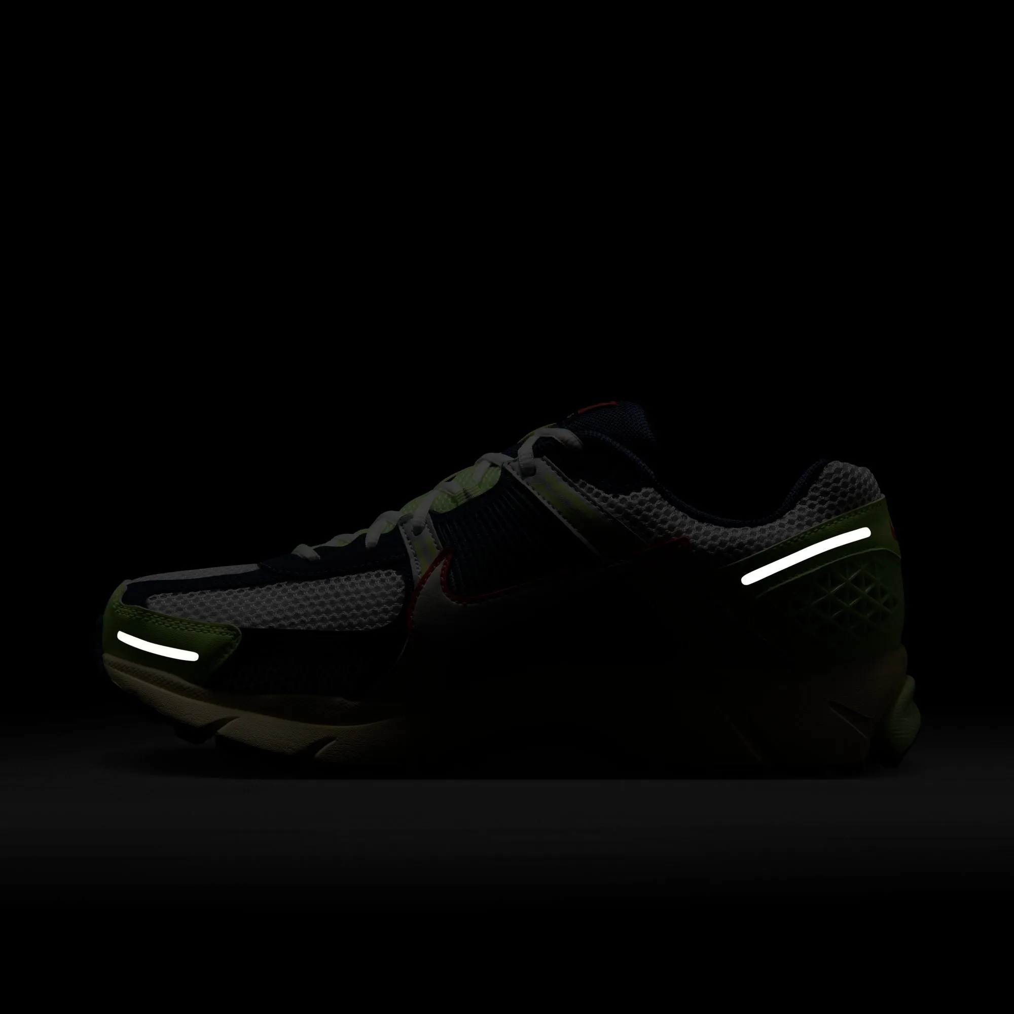Nike Zoom Vomero 5 Men's Shoes