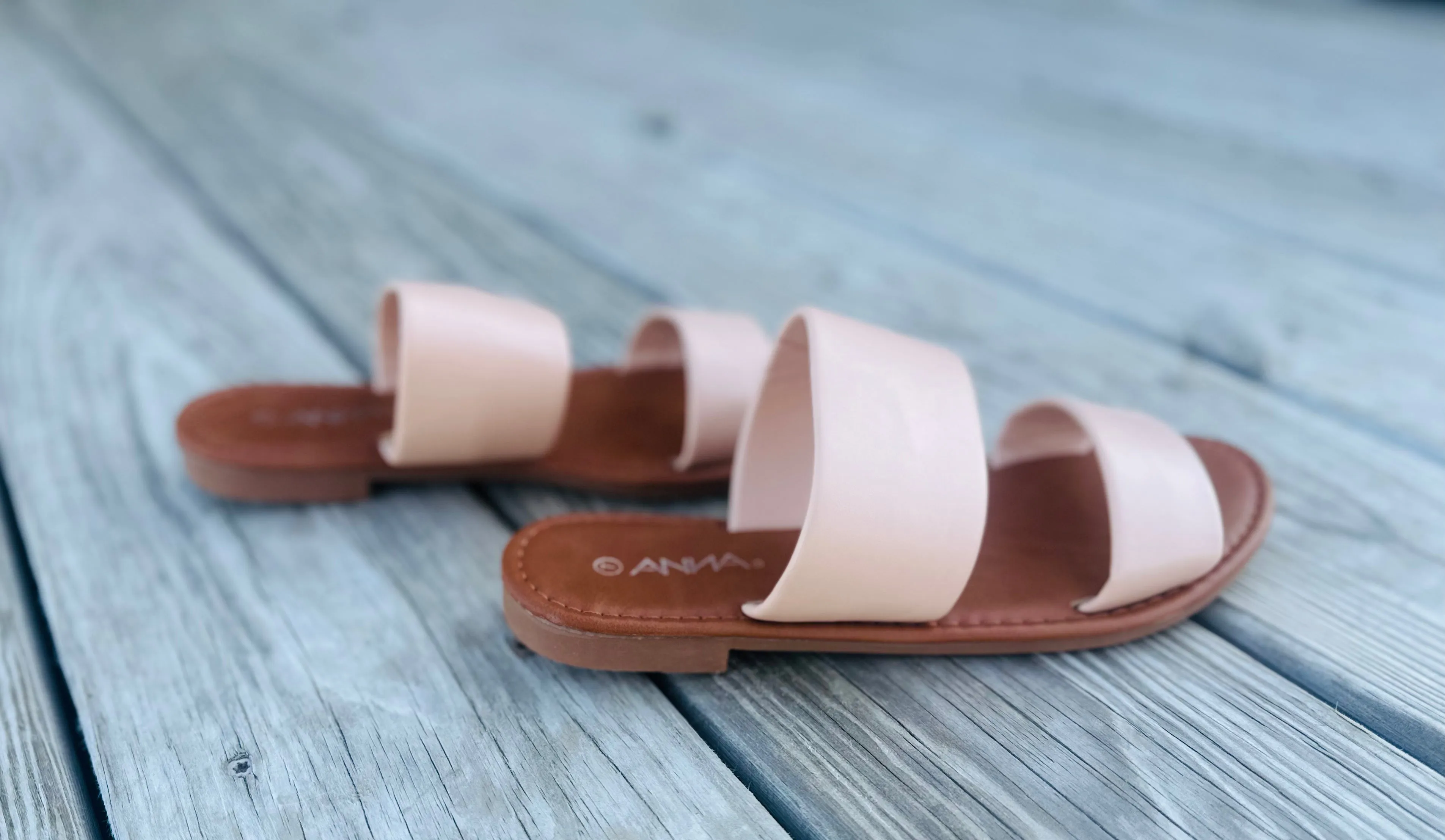 Nude Anna Slides
