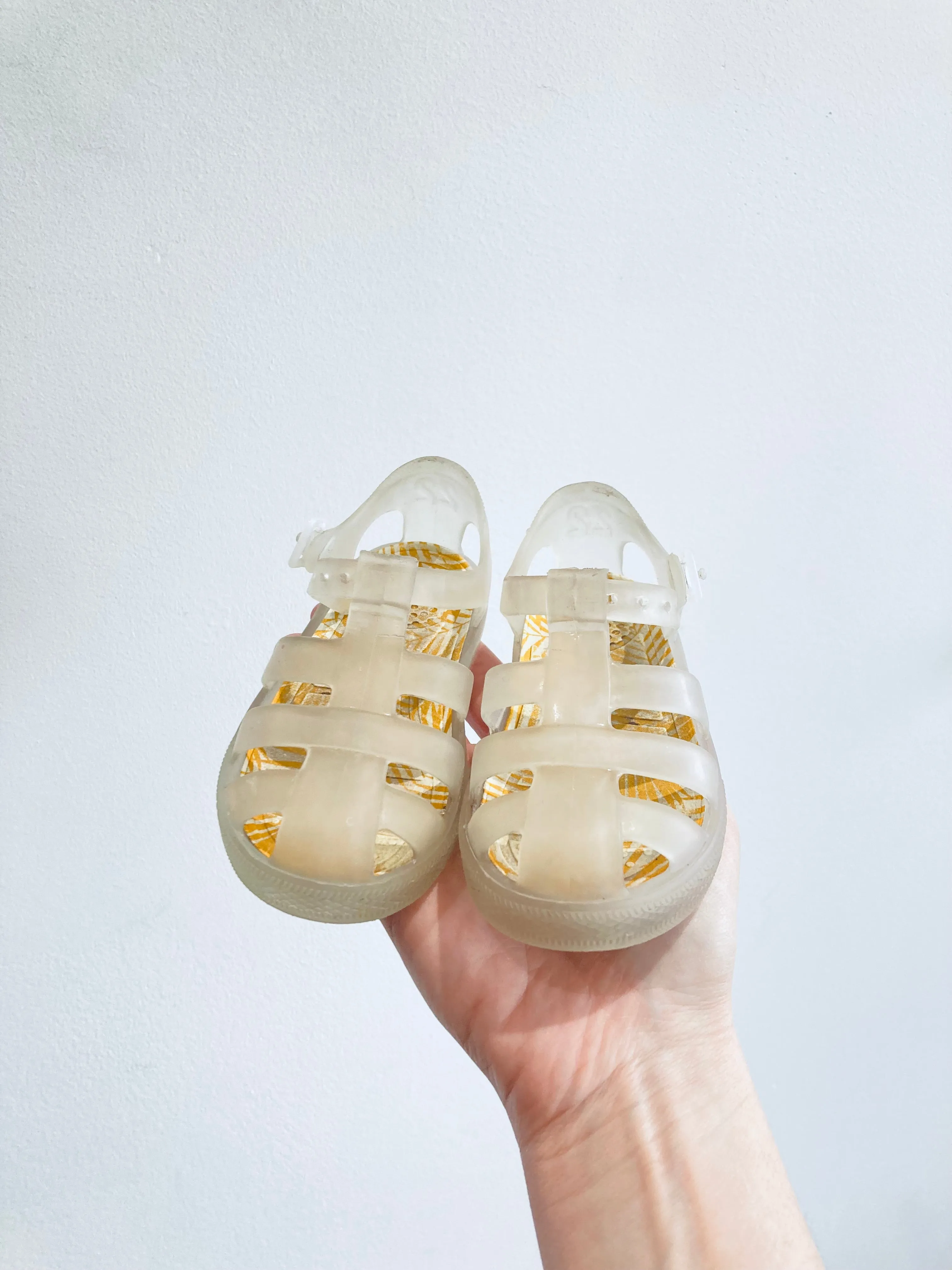 Opaque Sandals // 6 toddler