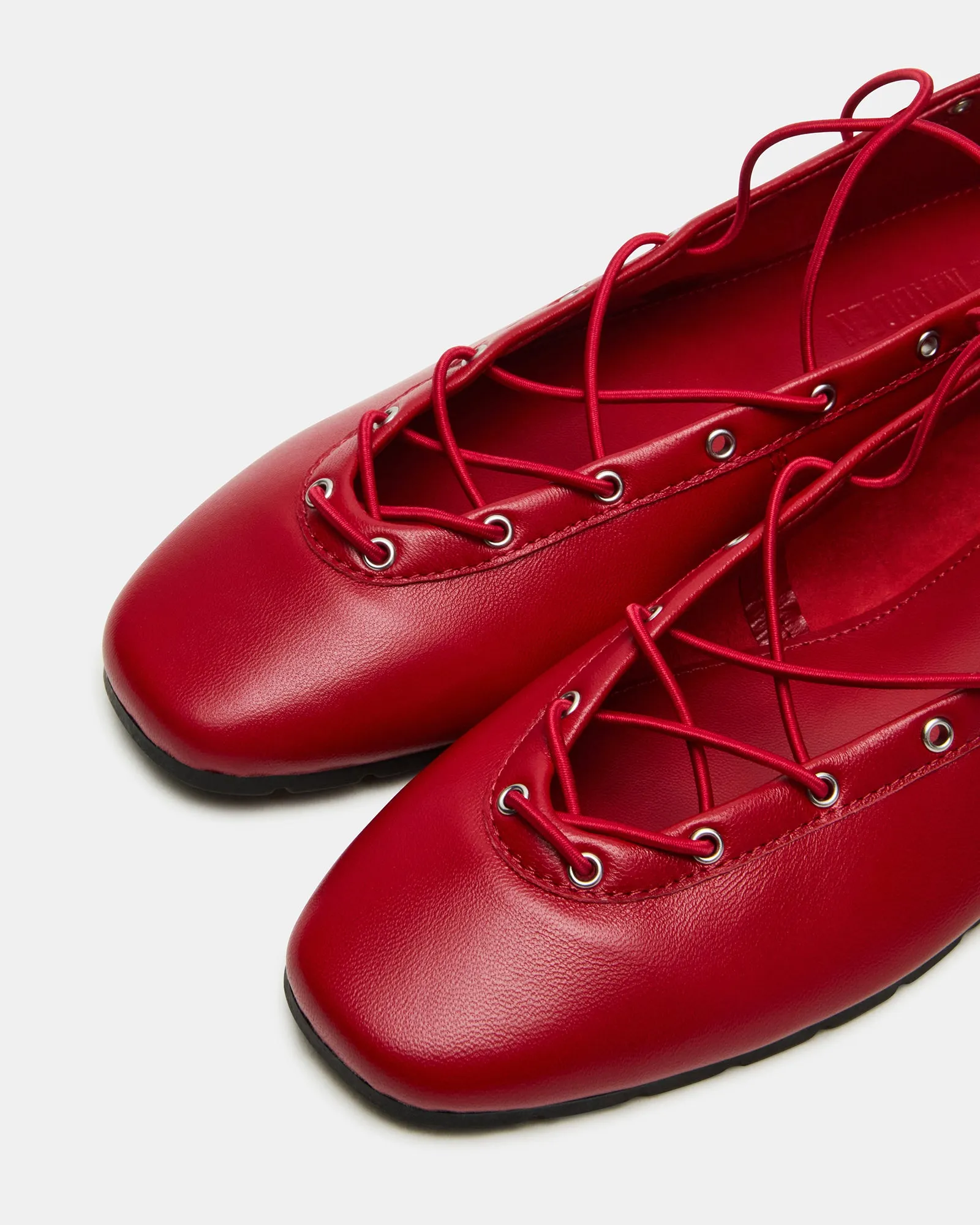 POINTE RED LEATHER