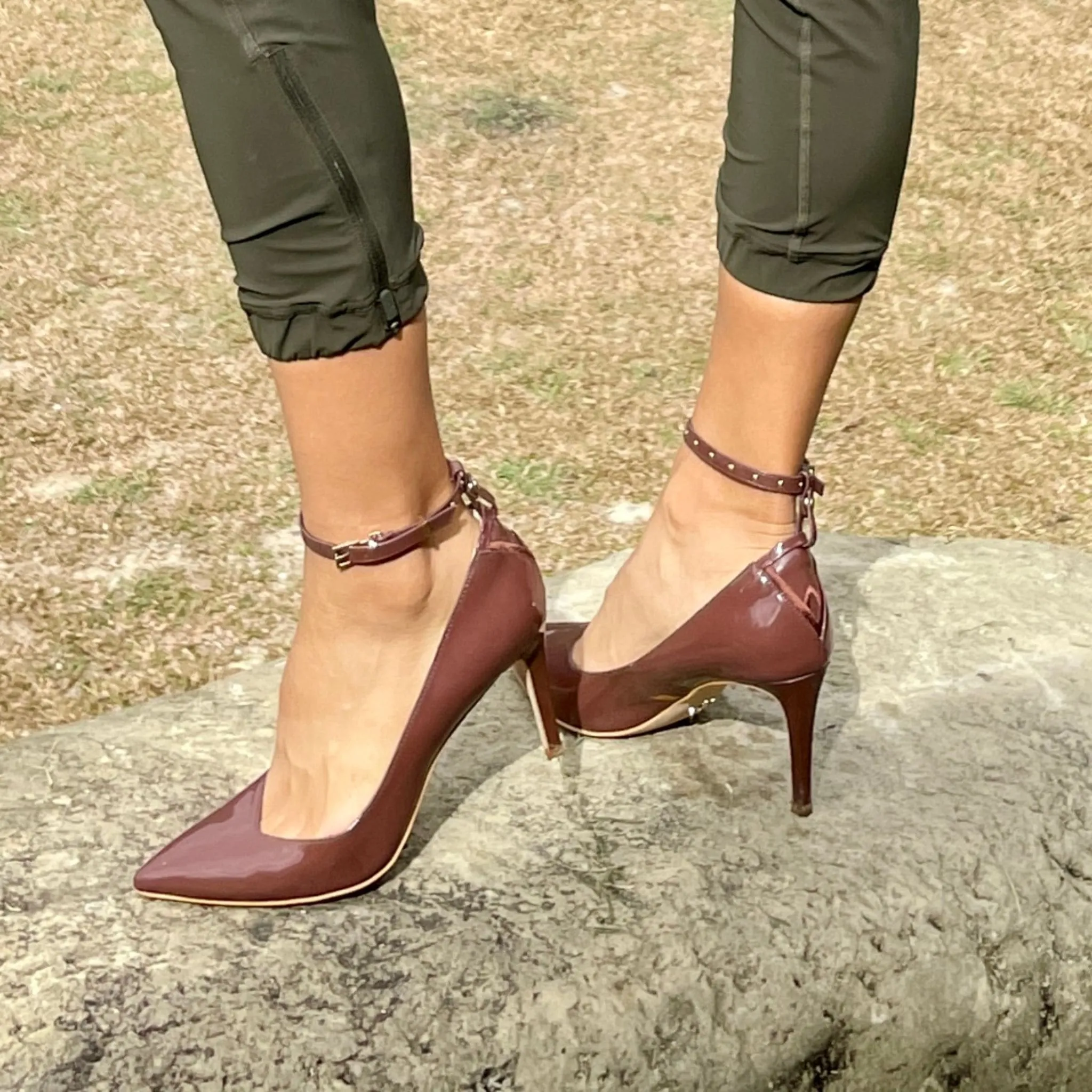 REVERSIBLE ANKLE STRAPS