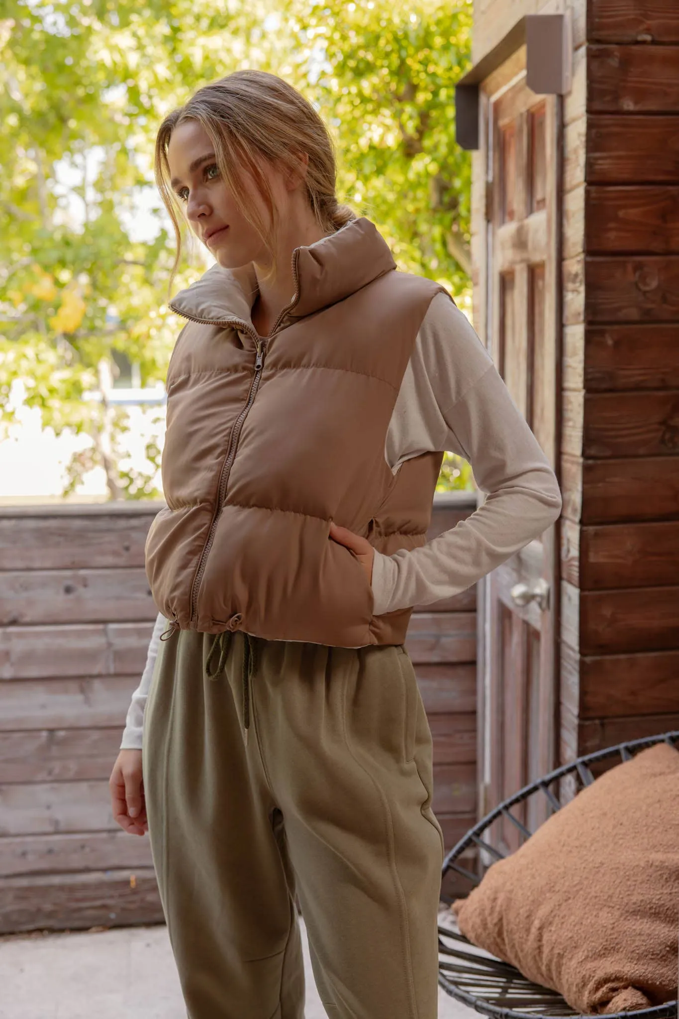 REVERSIBLE ZIP UP CROPPED PUFFER VEST