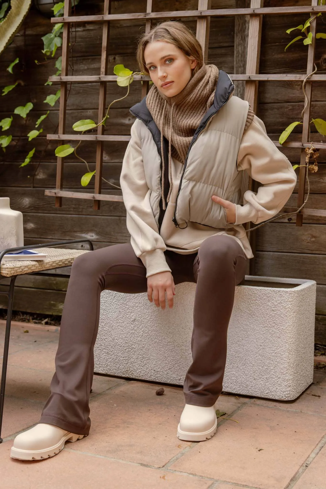 REVERSIBLE ZIP UP CROPPED PUFFER VEST