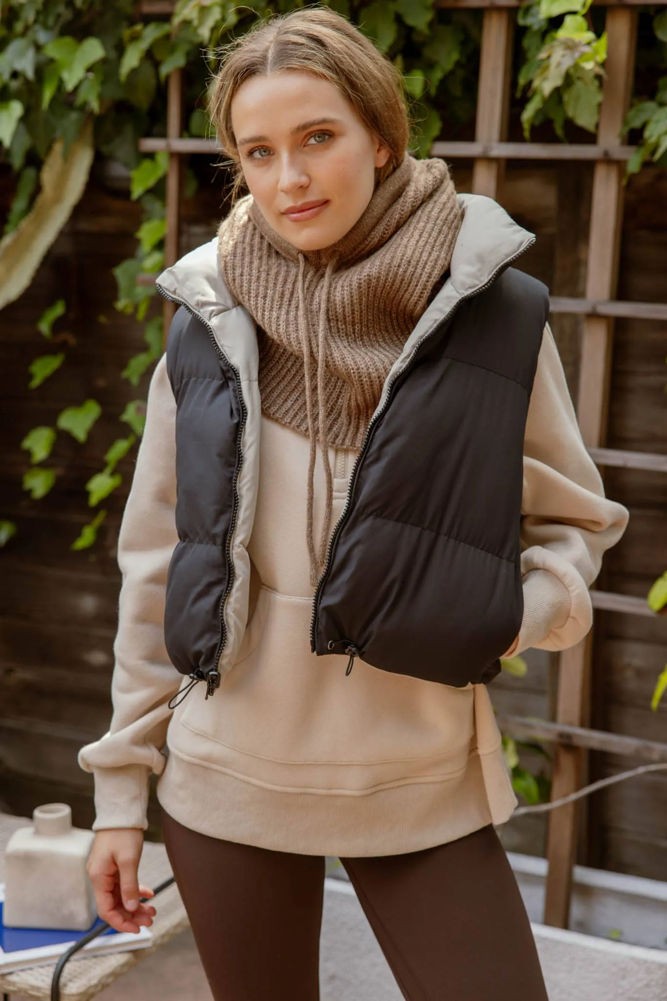 REVERSIBLE ZIP UP CROPPED PUFFER VEST