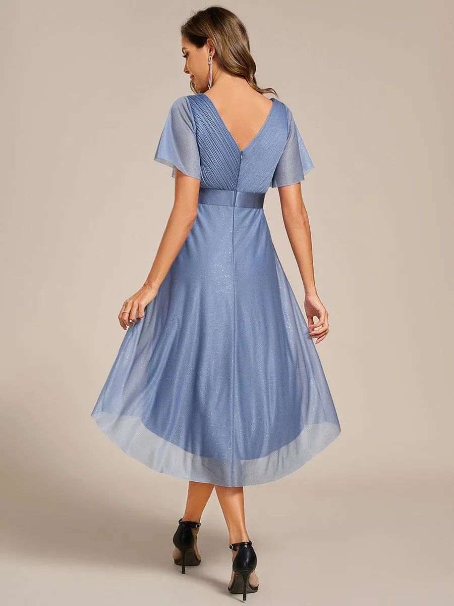 Robe d'invitée de mariage mi-longue plissée à manches courtes et col en V