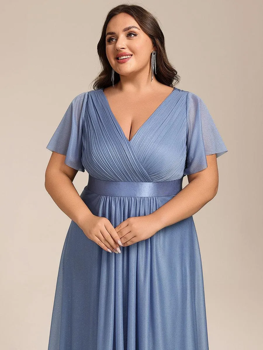 Robe d'invitée de mariage mi-longue plissée à manches courtes et col en V
