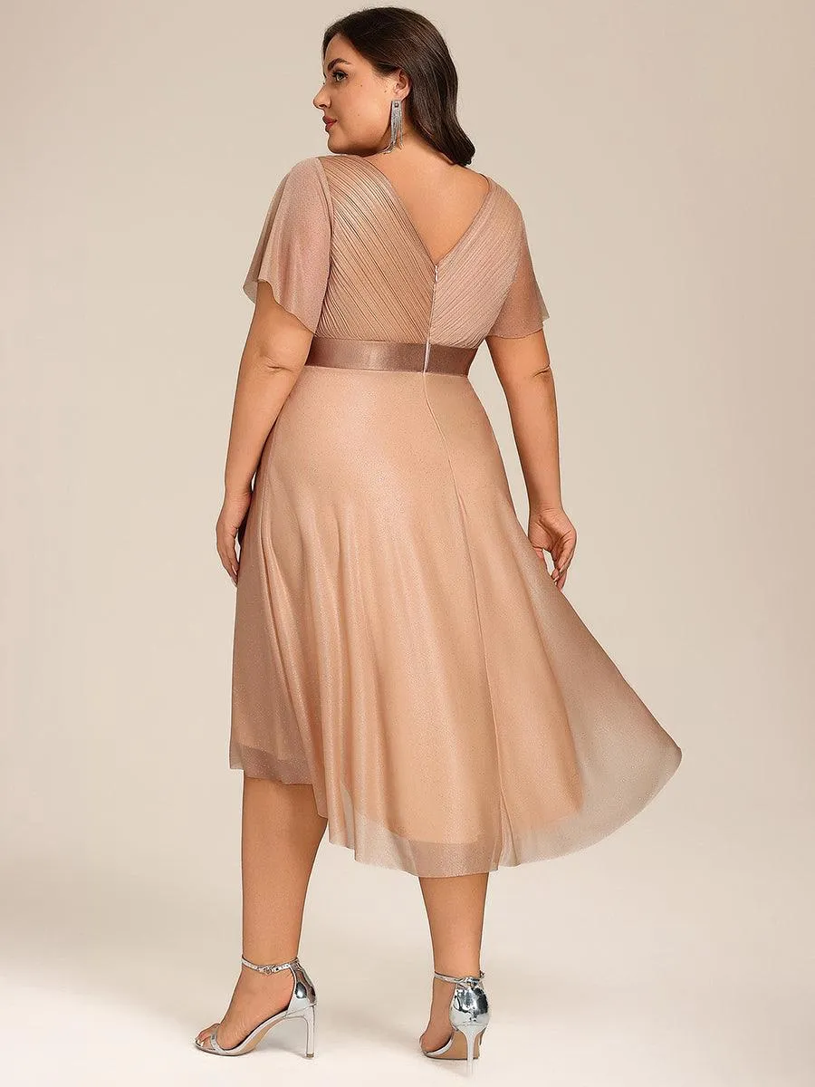 Robe d'invitée de mariage mi-longue plissée à manches courtes et col en V