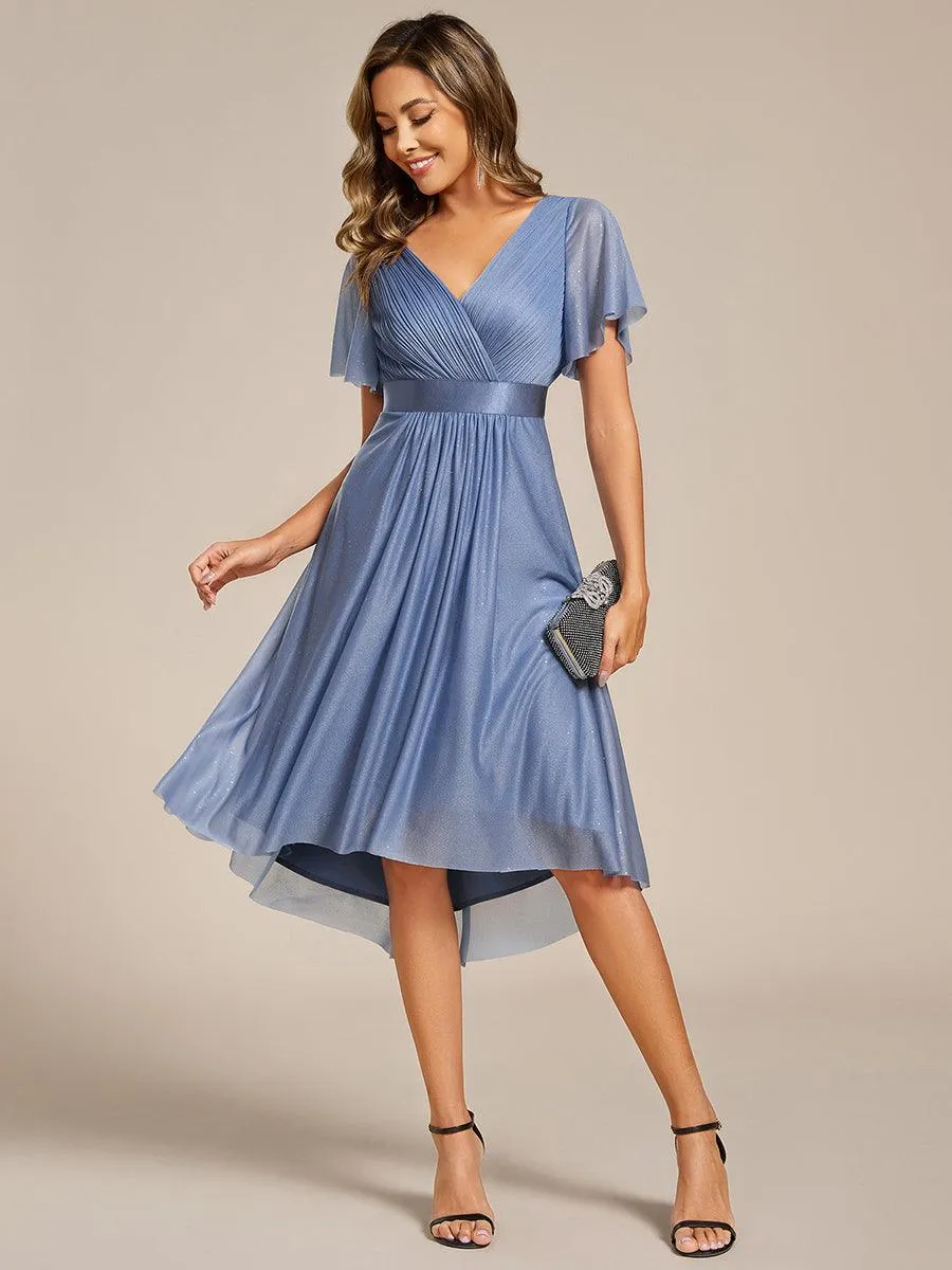 Robe d'invitée de mariage mi-longue plissée à manches courtes et col en V