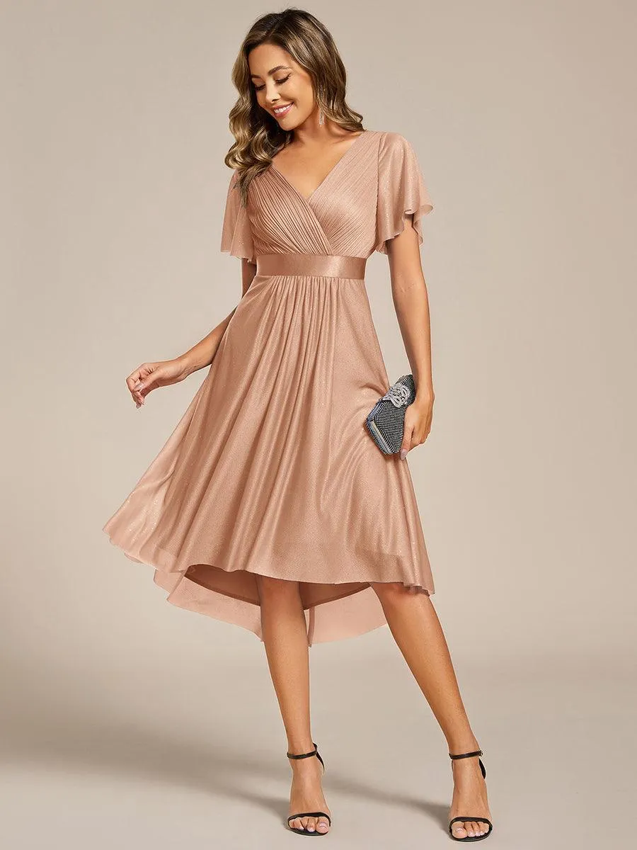 Robe d'invitée de mariage mi-longue plissée à manches courtes et col en V