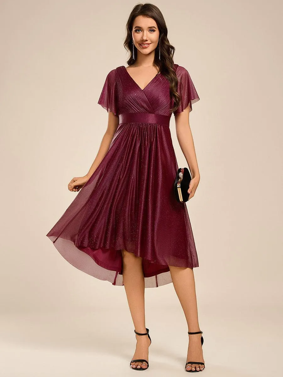 Robe d'invitée de mariage mi-longue plissée à manches courtes et col en V