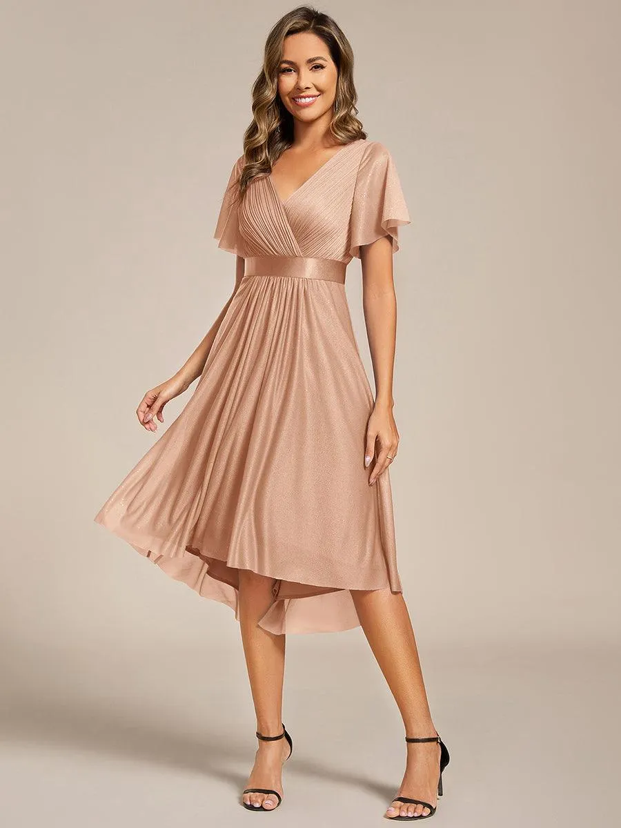 Robe d'invitée de mariage mi-longue plissée à manches courtes et col en V