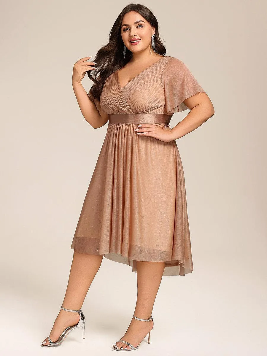 Robe d'invitée de mariage mi-longue plissée à manches courtes et col en V