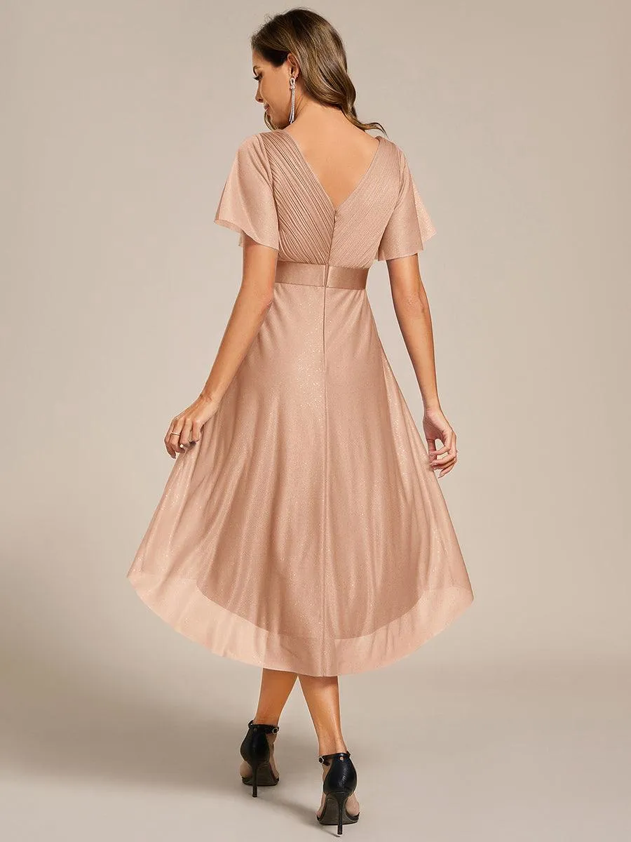 Robe d'invitée de mariage mi-longue plissée à manches courtes et col en V