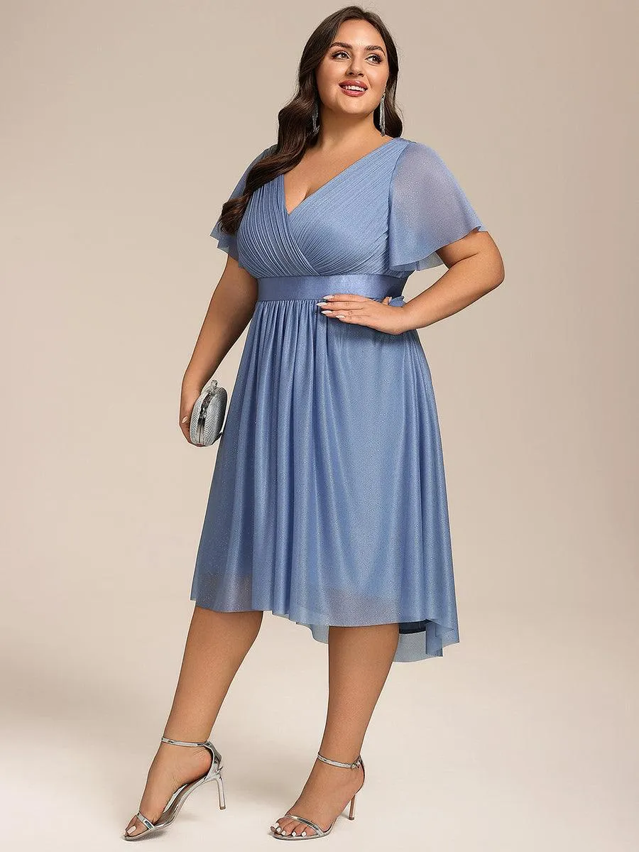 Robe d'invitée de mariage mi-longue plissée à manches courtes et col en V