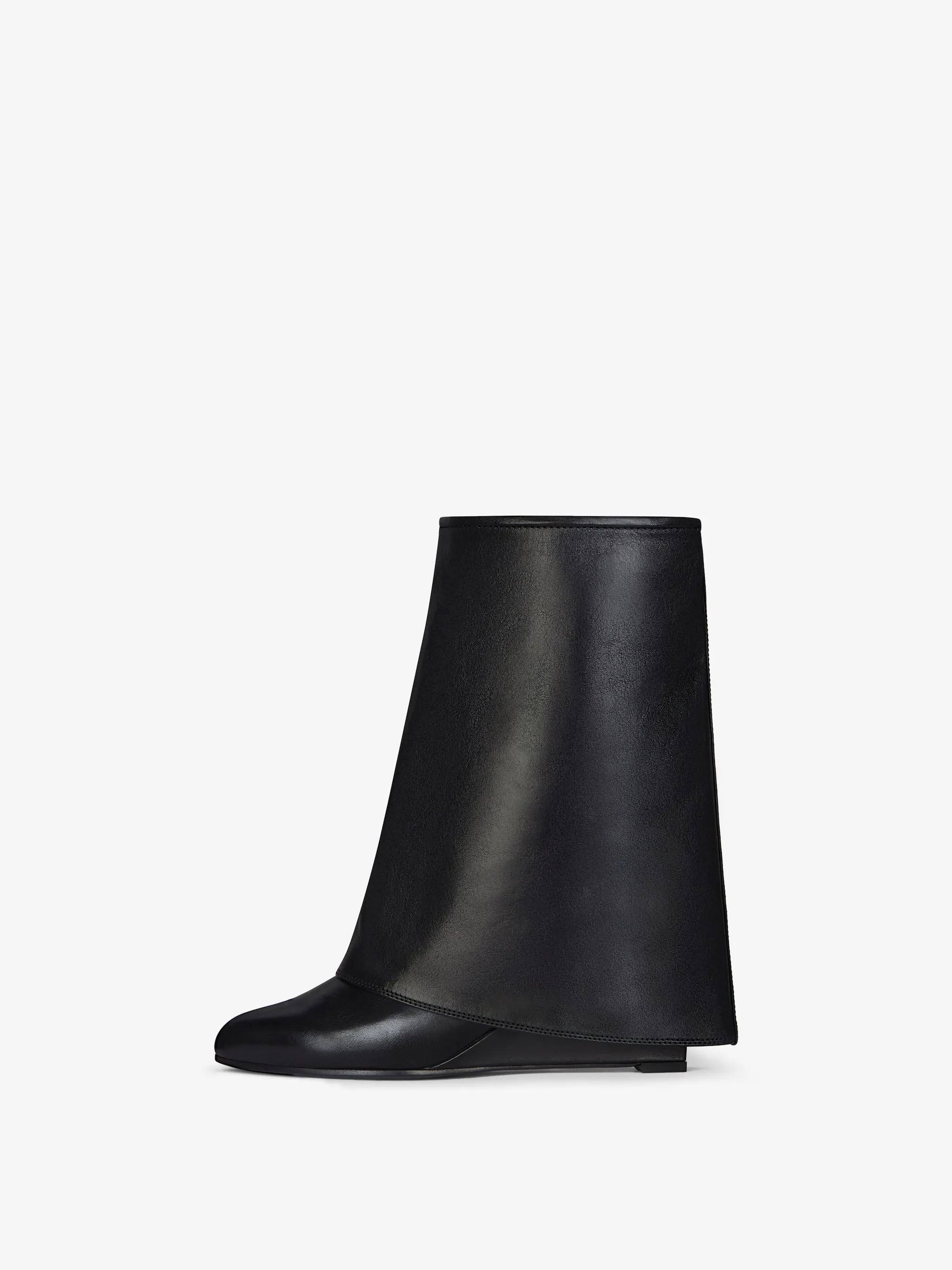 Shark Lock Buckles Ankle Boots In Leather