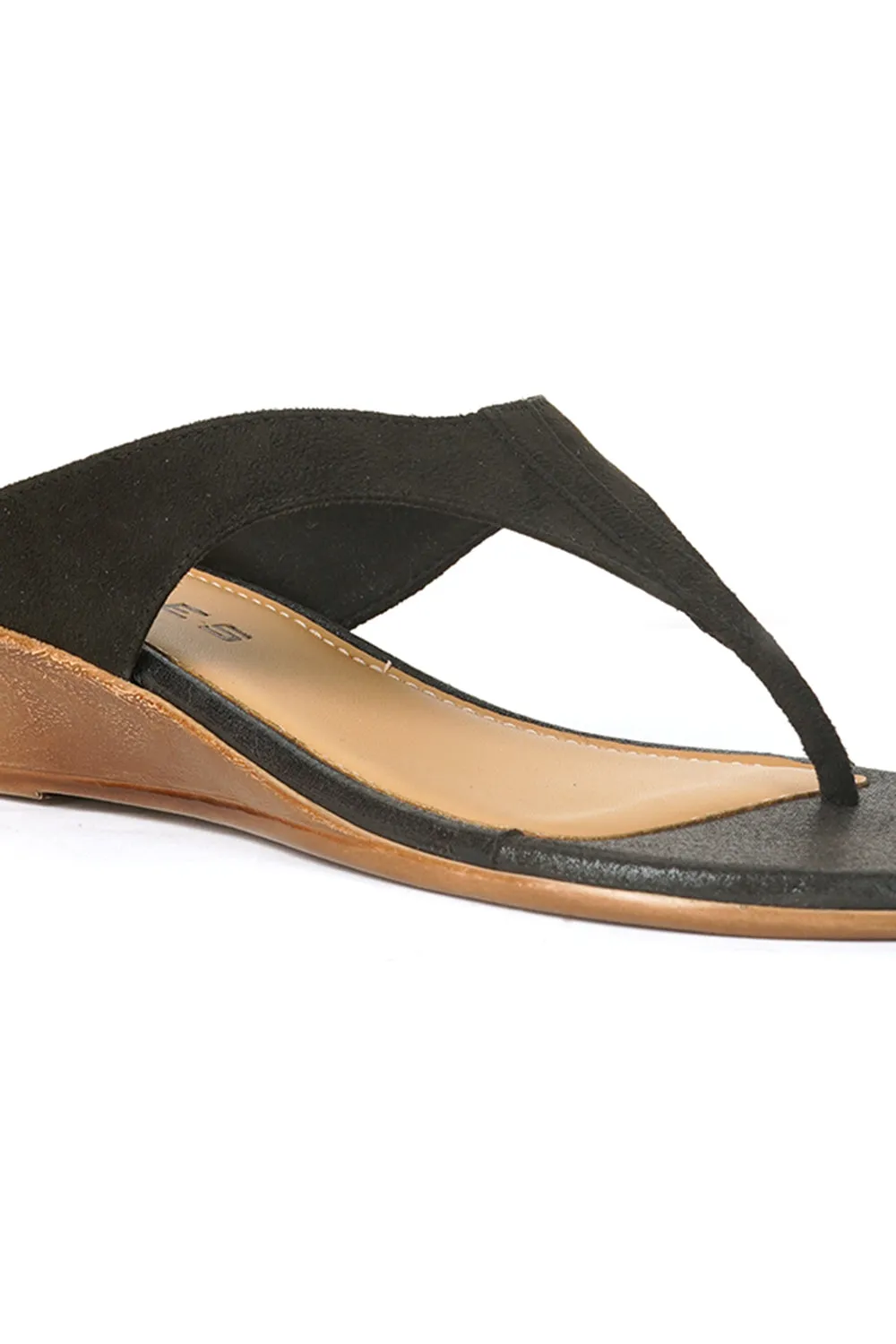 SOLES Thong Small Wedge Heel Sandals