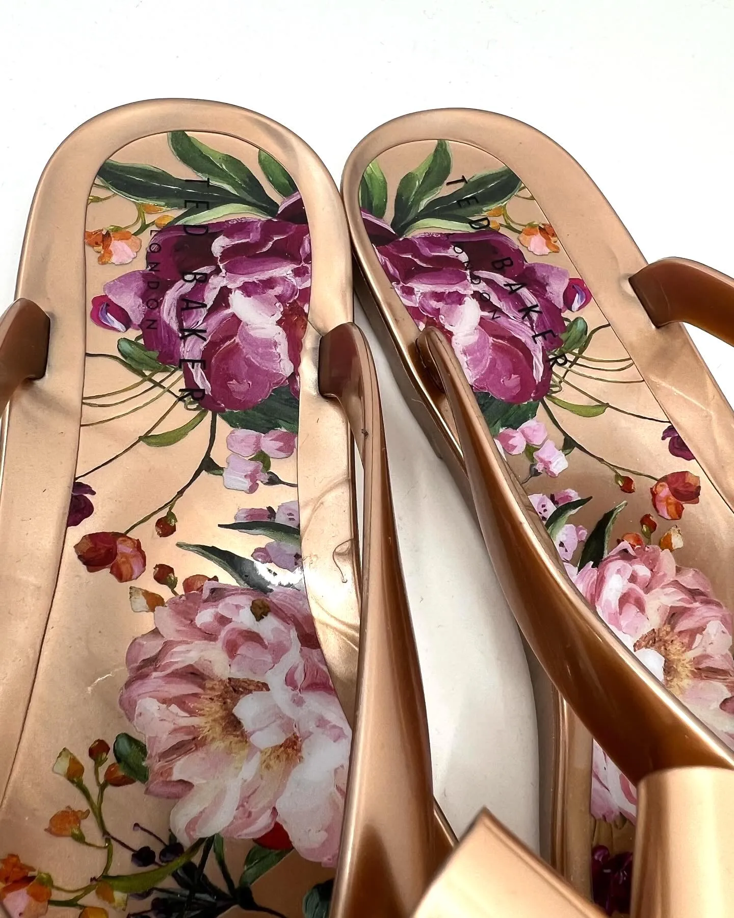 TED BAKER ROSE GOLD FLORAL SUSZIEP BOW FLIP FLOP SANDALS