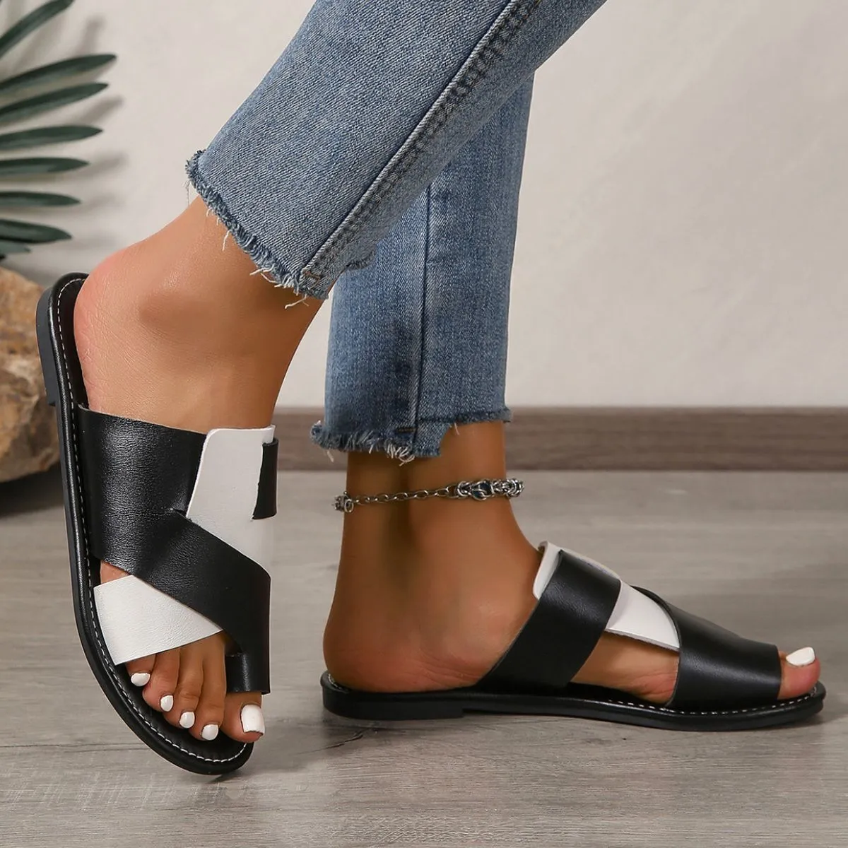 Toe Post Flats Sandals