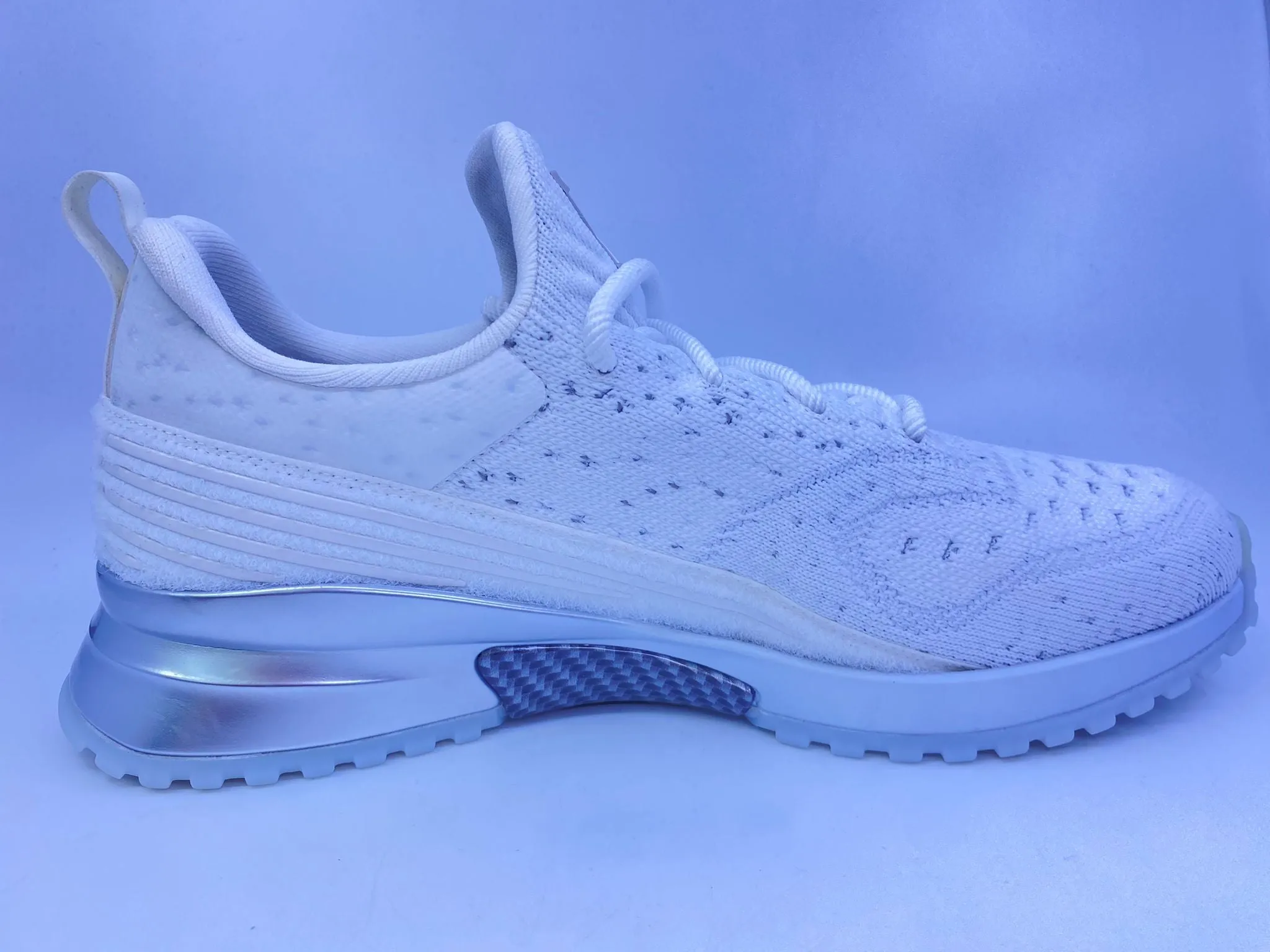 V.N.R. Sneaker